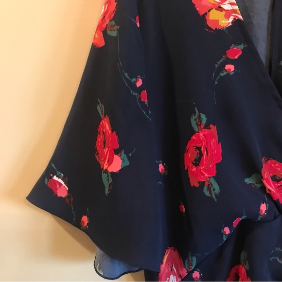 Aritzia Babaton Size 6 Jedd Faux Wrap Floral Dress in Excellent Condition Hi Low - Picture 4 of 8